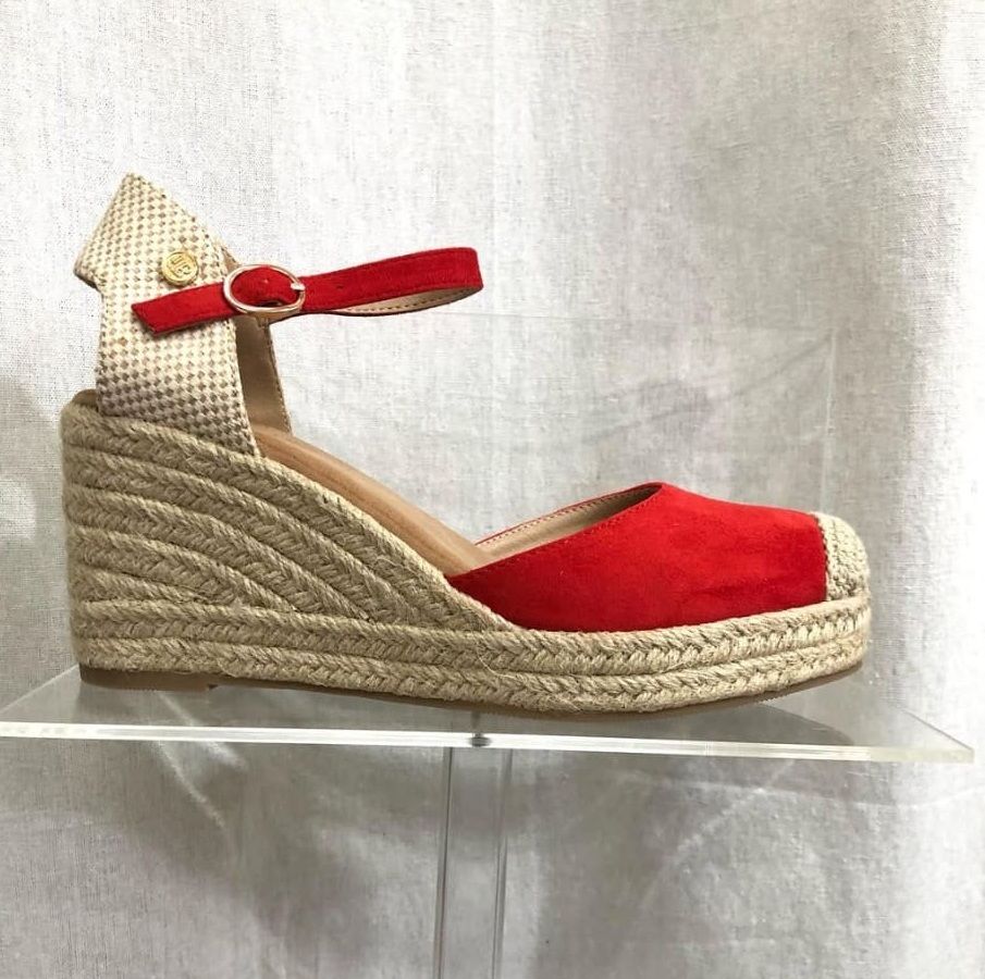 Alpargatas rojas con cuña de Moda, calzado y complementos Susana