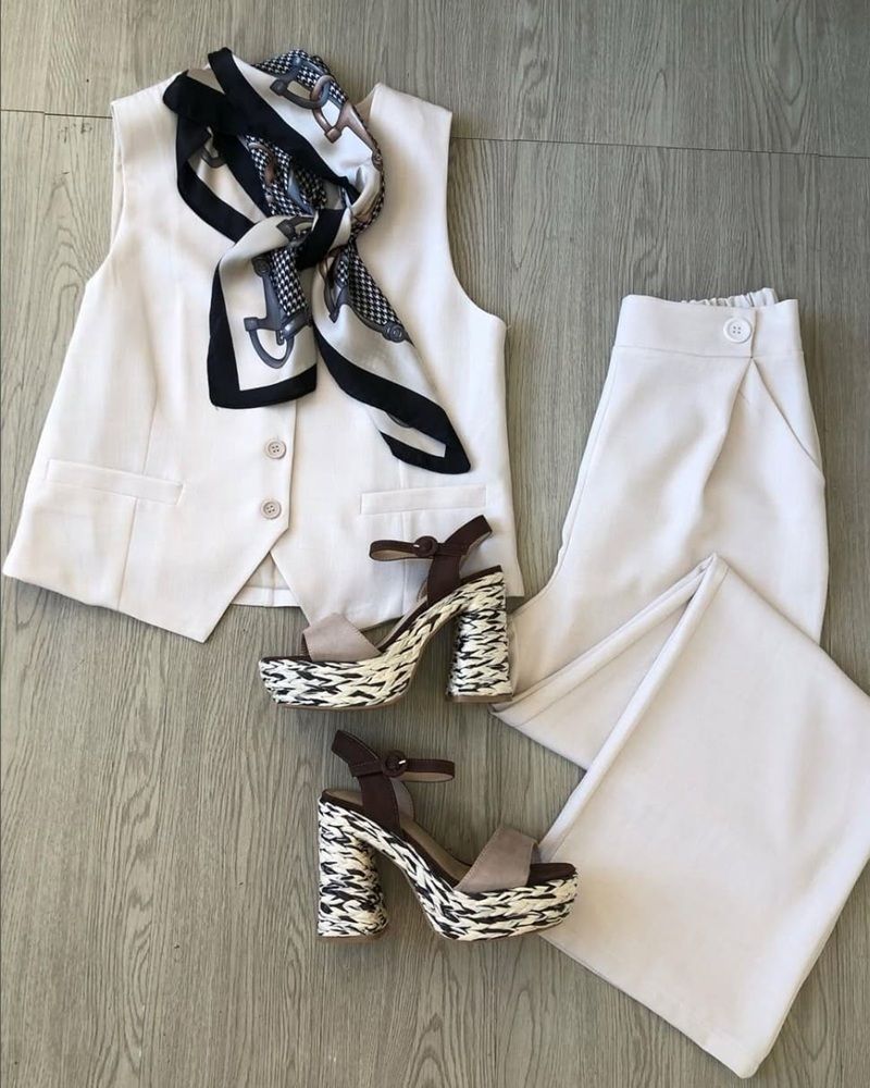 Conjunto vestir pantalón blanco y chaleco, zapatos y pañuelo de Moda, calzado y complementos Susana